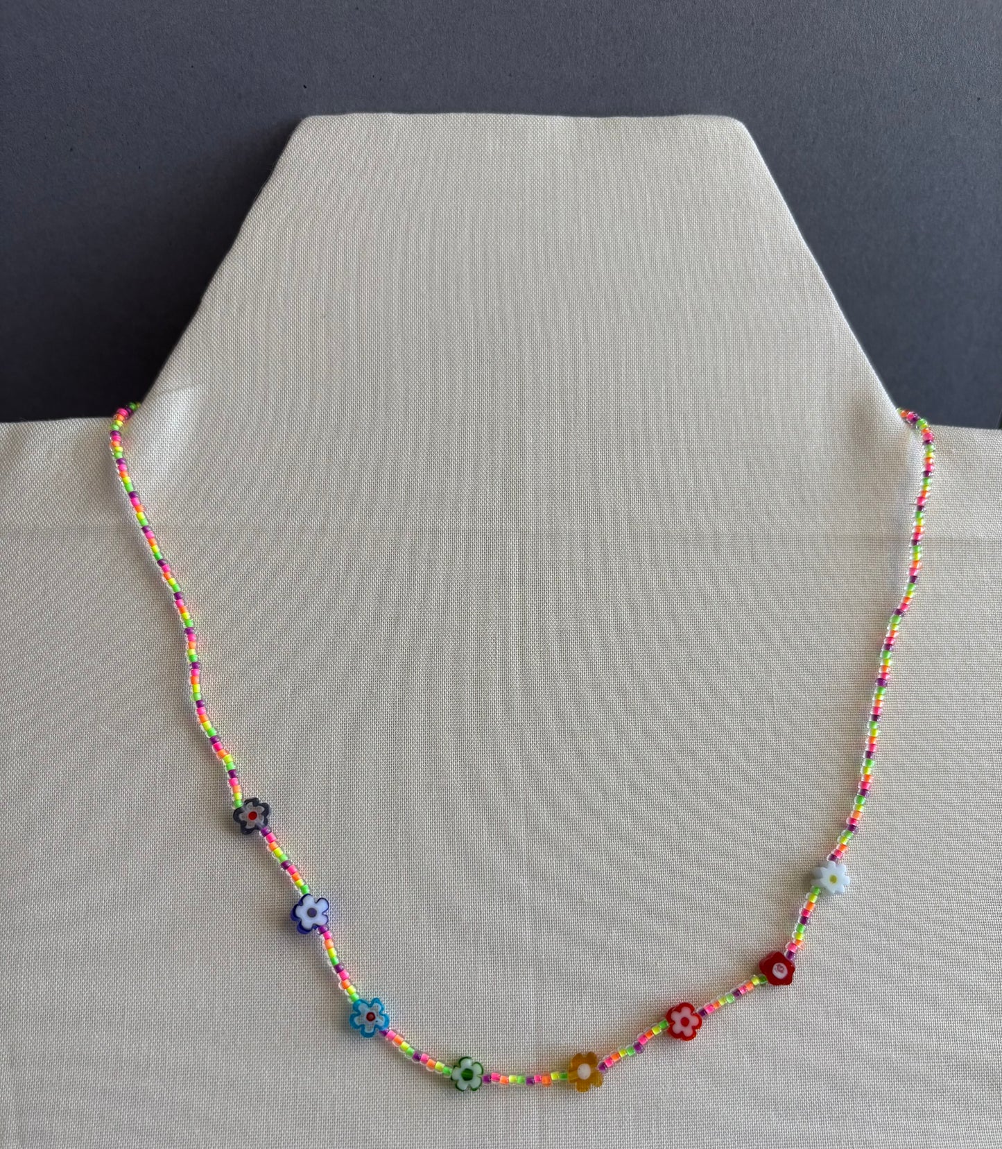 necklace - floaty flower